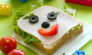 Αφήστε τα παιδιά σας να «παίξουν» με το σνακ τους!