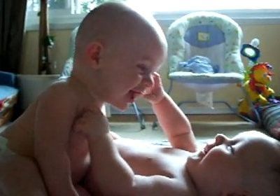 Βίντεο: «Μα… πόσο μοιάζουμε εμείς οι δυο…»