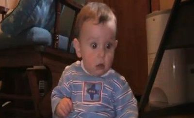 Βίντεο: Με τι τρομάζει ο μπόμπιρας;