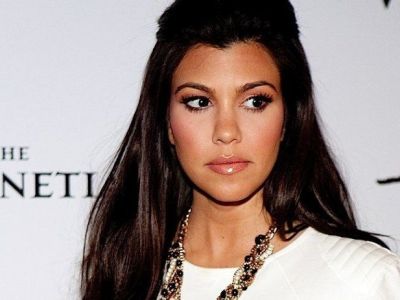 Πώς γυμνάζεται η σέξι μανούλα Kourtney Kardashian;