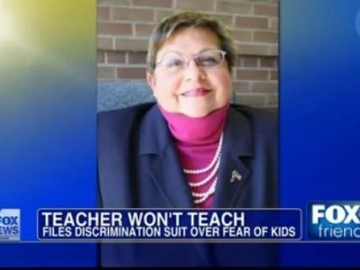 Δασκάλα που πάσχει από παιδοφοβία μήνυσε τη σχολική επιτροπή για διάκριση!