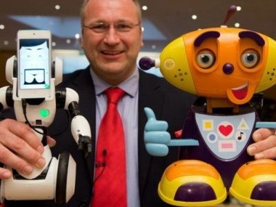 Γνωρίστε τον Botzee και τον RoboMe! Τα ρομποτικά παιχνίδια!