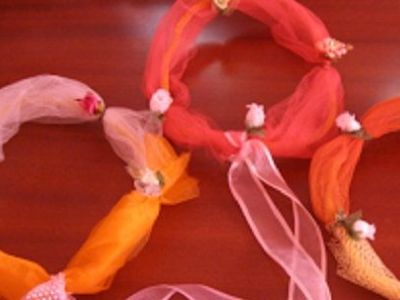 Λουλουδένια στεφανάκια από ύφασμα για τις μικρές μας πριγκίπισσες!