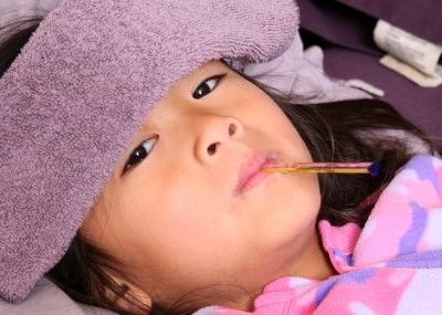 Τι είναι οι πυρετικοί σπασμοί και πώς τους αντιμετωπίζουμε;