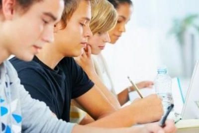 Καούρες και ναυτία: Συμπτώματα που εμφανίζουν οι μαθητές κατά τη διάρκεια των εξετάσεων! Αντιμετωπίστε τα!