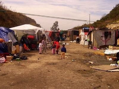 Roma Alert: Tα τσιγγανόπουλα τρέφονται ανθυγιεινά, αποφεύγουν το γάλα και δεν εμβολιάζονται