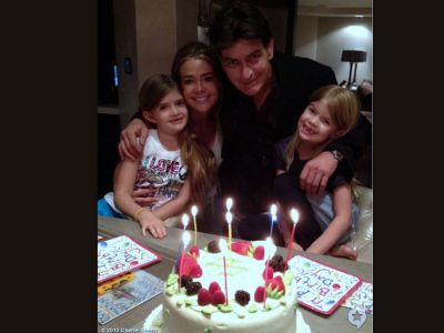 Ντενίζ Ρίτσαρντς-Τσάρλι Σιν: Αν και χωρισμένοι, ενωμένοι για τα παιδιά!