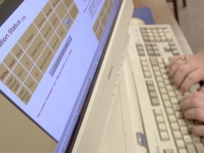 Πανελλαδικές 2013: Τη Δευτέρα λήγει η παράταση υποβολής των μηχανογραφικών δελτίων