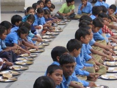 Τραγωδία στην Ινδία! 20 παιδιά έχασαν τη ζωή τους από δηλητηρίαση!