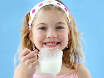 Γιατί πρέπει να επιμένουμε να πίνει το παιδί μας όλο του το γάλα;