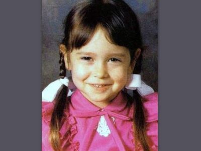 Ποιο είναι το κοριτσάκι της φωτογραφίας που σήμερα περιμένει το πρώτο της παιδί;