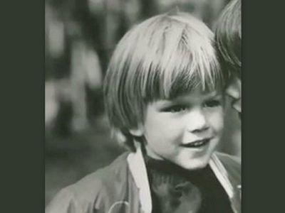 Πάει το μυαλό σας ποιος είναι ο γλυκύτατος ξανθός μπόμπιρας της φωτογραφίας;