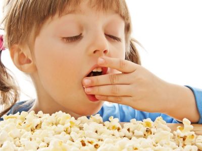 Έρευνα: Πόσο επηρεάζουν την υγεία των παιδιών τα χημικά στις συσκευασίες των τροφίμων