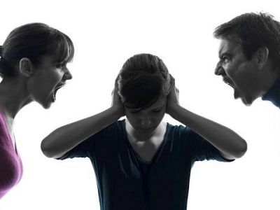 Γονείς μη φωνάζετε στα παιδιά σας! Κάνετε τα πράγματα χειρότερα...