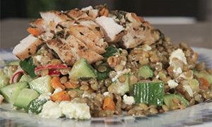 Συνταγή για θρεπτική σαλάτα με φακές και κοτόπουλο!