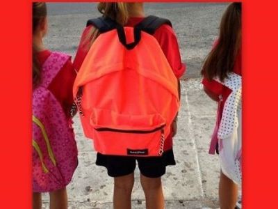 Πήγε τα παιδιά της πρώτη μέρα στο σχολείο!