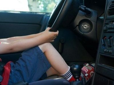 Αγόρι 6 ετών πήρε το αμάξι του πατέρα του… για κινέζικο!