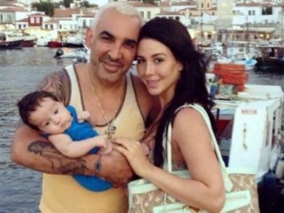 Οι ελληνικές διακοπές του Άλκη Δαυίδ με τον μόλις δύο μηνών γιο του και τη σύζυγό του!