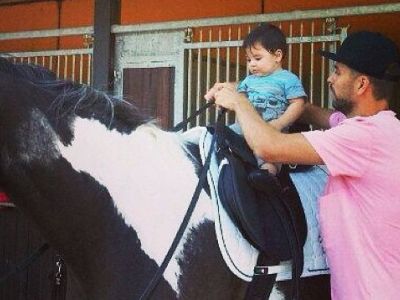 Μαθήματα ιππασίας για τον μικρό Πικέ!