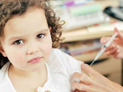 3+1 τρόποι για να μην κλαίει το μωρό σας σε κάθε εμβόλιο!