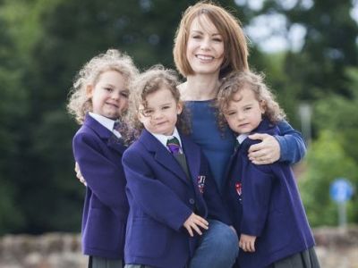 «Ανυπομονούσα να στείλω τα τρίδυμα μου σχολείο και τώρα κλαίω συνεχώς!»