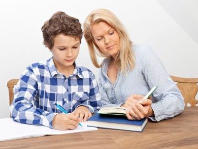 Σχολές γονέων: Ένα έργο «δώρο» για όλες τις μαμάδες και τους μπαμπάδες!