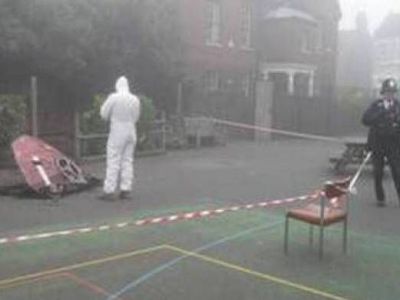 Σοκ έπαθαν μαθητές όταν ένα UFO έπεσε στην αυλή του σχολείου τους