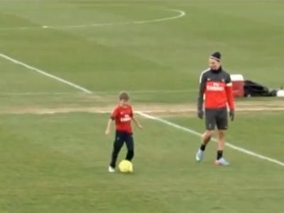 Ο Μπέκαμ και οι γιοι του, παίζουν μπάλα με Ιμπραϊμοβιτς και Σίλβα (βίντεο)