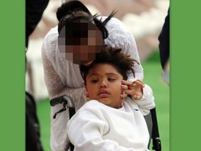 Διάσημη καλλονή μιλάει για τον αυτιστικό της γιο: «Είναι τέλειος στα μάτια μου»