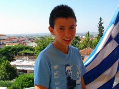 Αυτός είναι ο 14χρονος που νίκησε 1.000 μαθητές με ένα γράμμα! (βίντεο)