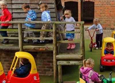 Στα 100 ευρώ το επίδομα ευθύνης για εργαζόμενους παιδικών σταθμών