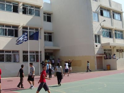 Επεκτείνεται σταδιακά σε όλα τα σχολεία η αξιολόγηση των εκπαιδευτικών και του εκπαιδευτικού Έργου