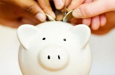 31 Οκτωβρίου: Παγκόσμια ήμερα αποταμίευσης! Μοιράζουν κουμπαράδες στα σχολεία!