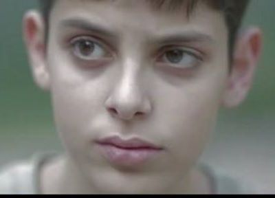 Ο μικρός Αμπντούλ διαβάζει Καβάφη και μας συγκινεί (βίντεο)