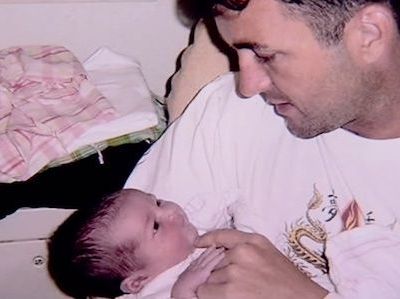 Όταν ένας πατέρας γίνεται στήριγμα ζωής για την κόρη του που πάσχει από σύνδρομο down! (συγκλονιστικό βίντεο)