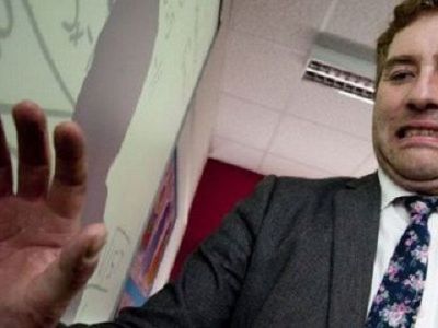 Απίστευτο! Δάσκαλος έχει αλλεργία...στο σχολείο!