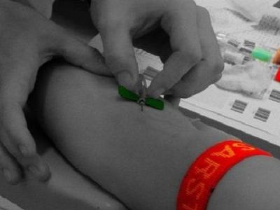 Υπουργείο Παιδείας: Δώρο οι απουσίες στους μαθητές που θα δίνουν αίμα!