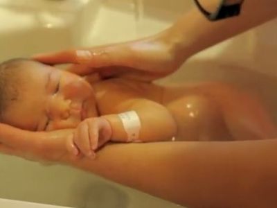 Κι όμως! Τώρα τα μωρά μπορούν να χαλαρώσουν στο spa για νεογέννητα! (βίντεο)