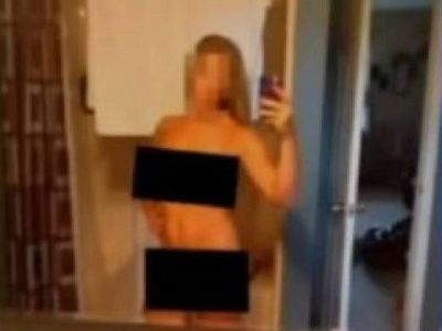 Νεαρή δασκάλα πόζαρε γυμνή και διέρρευσαν οι φωτογραφίες της