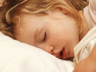 Το παιδί σας αργεί να σηκωθεί κάθε πρωί; Υπάρχει τρόπος να μπει σε σειρά!