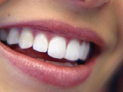 Δύο σπιτικές «συνταγές» για πιο λευκά δόντια!