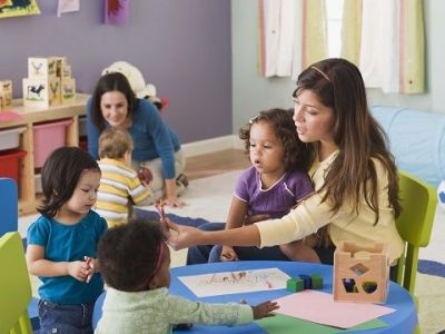 «Τι πρέπει να γνωρίζει το παιδί στο νηπιαγωγείο», γράφει η αναπτυξιακή λογοθεραπεύτρια Φανή Βαγγελάτου