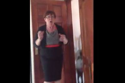 Η απίστευτη αντίδραση μιας μητέρας που είδε μετά από δυο χρόνια το παιδί της (βίντεο)