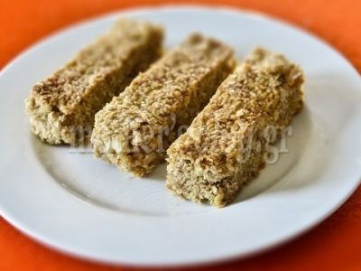 Φανταστικές μπάρες δημητριακών με μέλι, καρύδια και ξερά σύκα από τον Γιώργο Γεράρδο