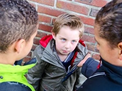 «Νίκησε τον νταή χωρίς να τον αγγίξεις»!  Ενα βίντεο που όλα τα παιδιά πρέπει να δουν!