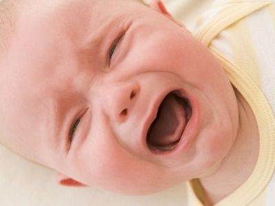 Το παιδί μου πετάγεται μέσα στον ύπνο του. Τι να κάνω;