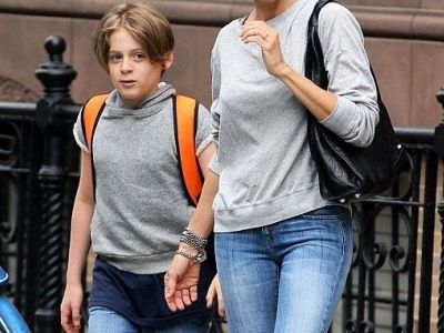 Πόσο μεγάλωσε! Ο νεαρός συνοδεύει τη διάσημη μαμά του και κλέβει τα φώτα της δημοσιότητας! (φωτογραφίες)