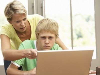 Έρευνα αποκαλύπτει ποιες κατηγορίες ιστοσελίδων με ανεπιθύμητο περιεχόμενο επισκέπτονται συχνότερα τα παιδιά