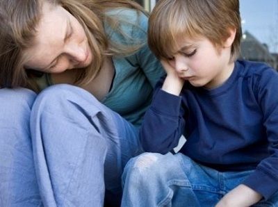 «Το παιδί μου δε θέλει να μιλάει για το διαζύγιό μου». Συμβουλεύει η ψυχολόγος Αλεξάνδρα Καππάτου