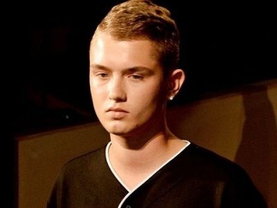 Ο 17χρονος που βλέπετε είναι ίδιος με τον κούκλο μπαμπά του!